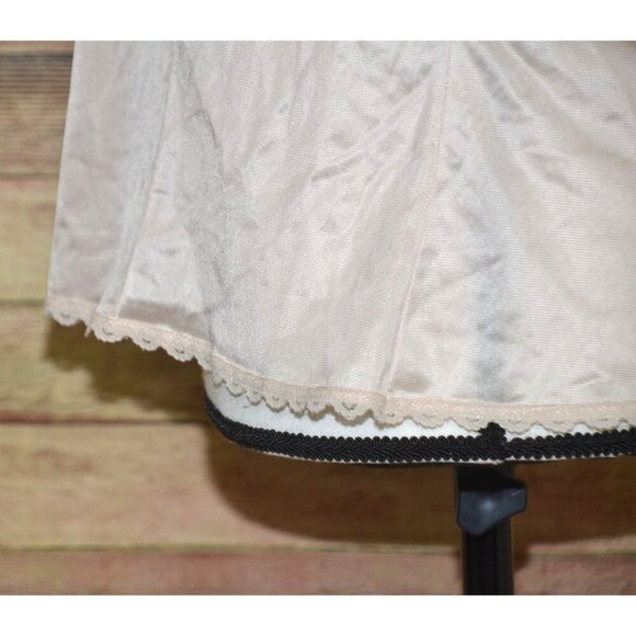Vintage JCPenny JCP Blush Pink Nylon Camisole Slip Tank Top Lace Trim Size 40 L - Picture 6 of 11